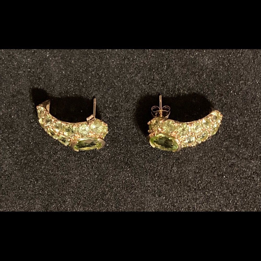 Elegant 12 k gold peridot Earrings - Picture 3 of 7